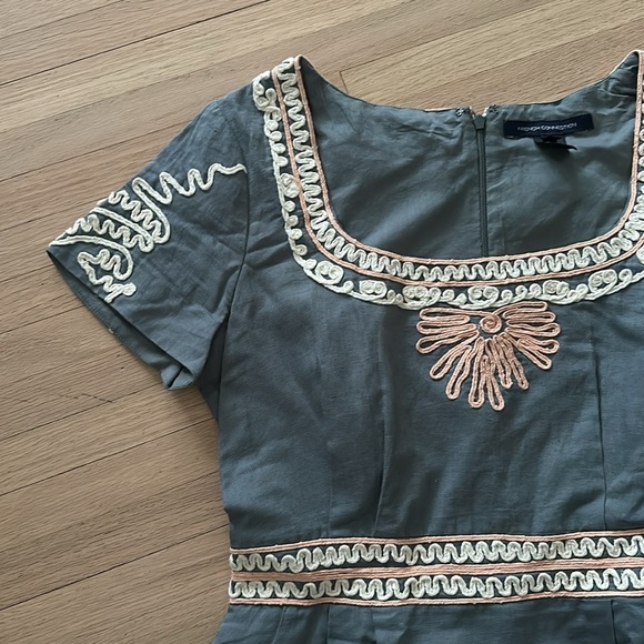 French Connection - Embroidered Gray Dress - Size 8 - Picture 4 of 9